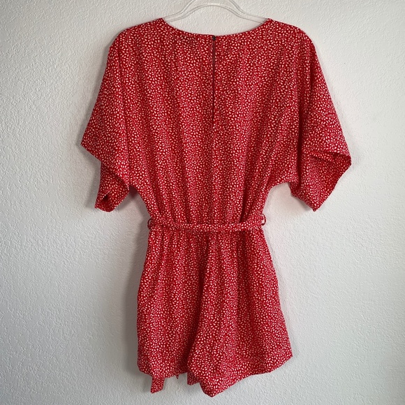 VICI tyche size M short sleeve red floral romper elastic waist pockets & belt - Picture 7 of 9